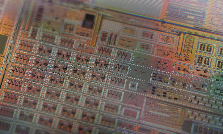 programmable silicon photonic chip fabricated in imec’s silicon photonics platform in the European project PHORMIC