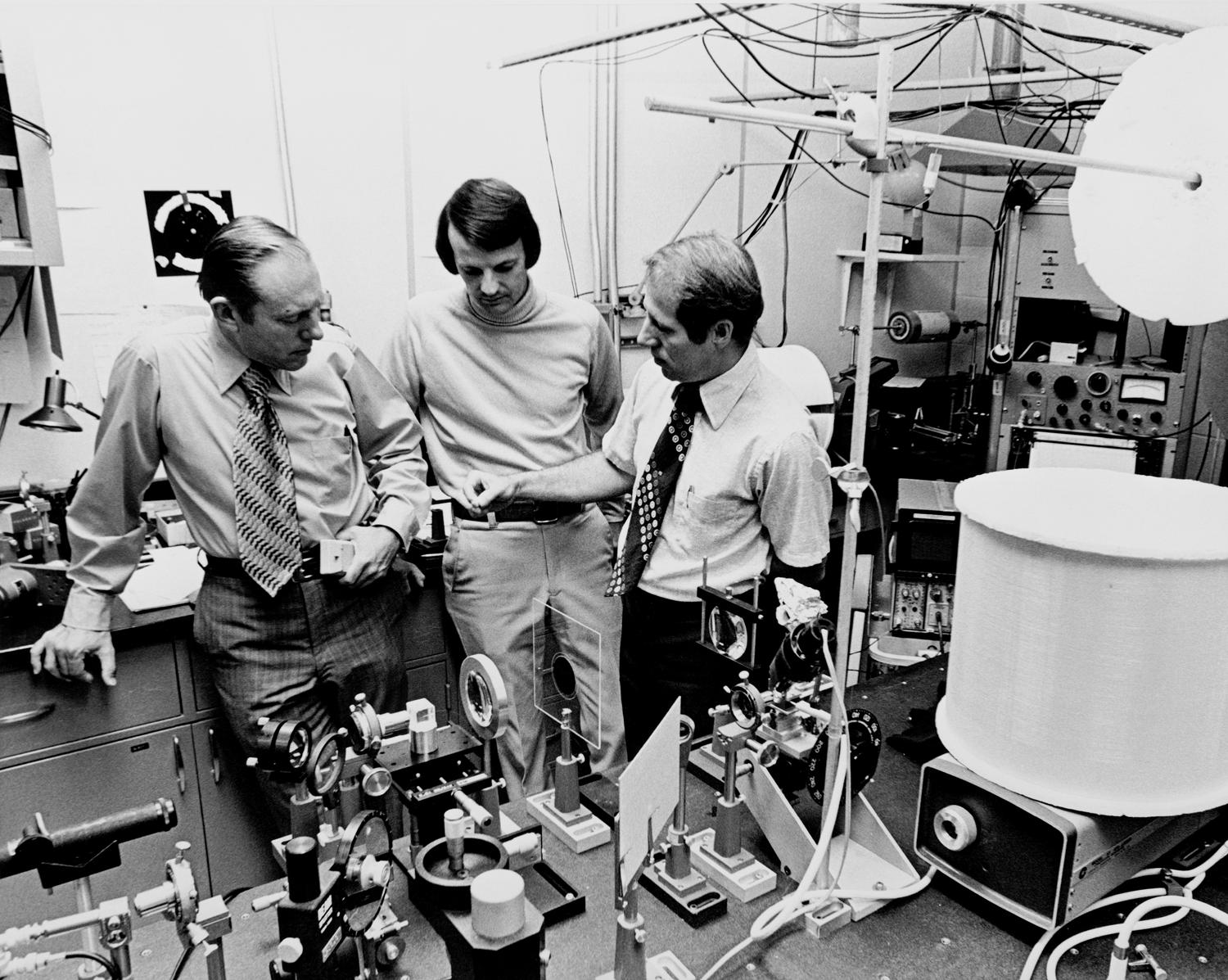 Dr. Robert Maurer, Dr. Peter Schultz, and Dr. Donald Keck. Sullivan Park Archive, Corning, N.Y.