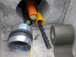 Protective sealing for building entries with especially demanding requirements