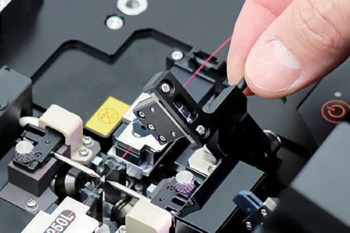 Soft-closing clamps